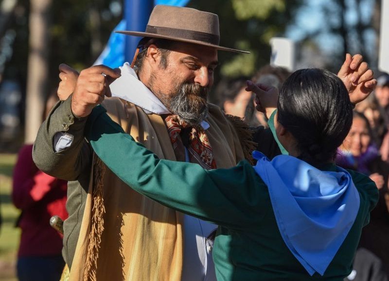 VIDEO | La gestión de Susbielles impulsa un noviembre a puro folklore y encuentro