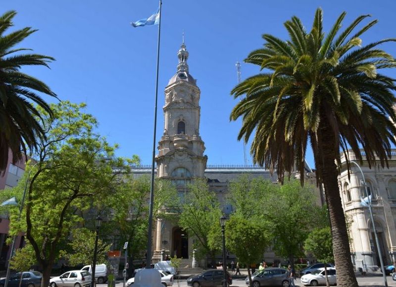 Disposición de los servicios durante los feriados de jueves y viernes